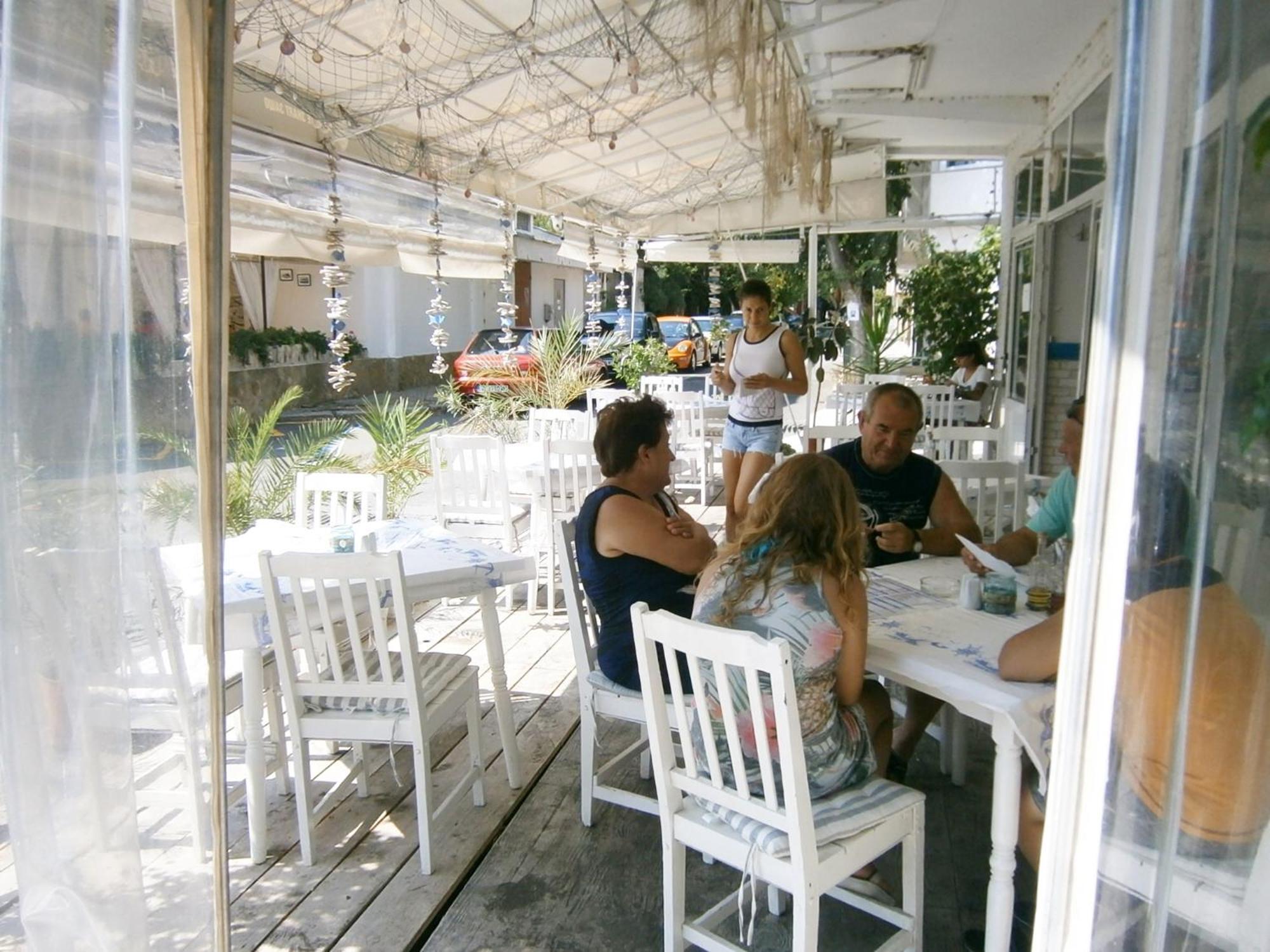 פומורי Family Hotel White House מראה חיצוני תמונה