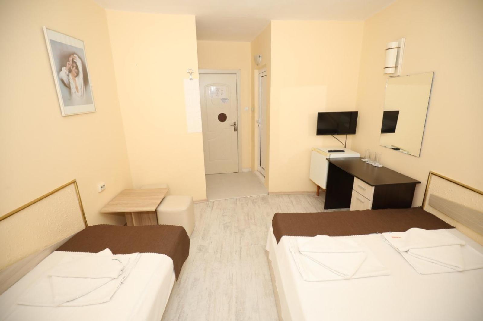 פומורי Family Hotel White House מראה חיצוני תמונה