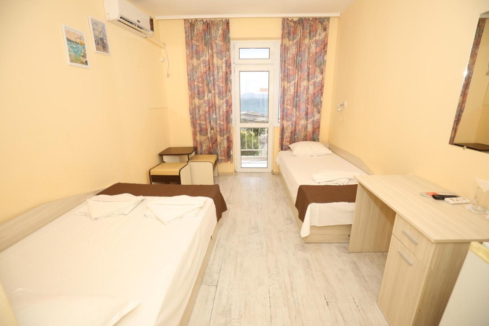 פומורי Family Hotel White House מראה חיצוני תמונה