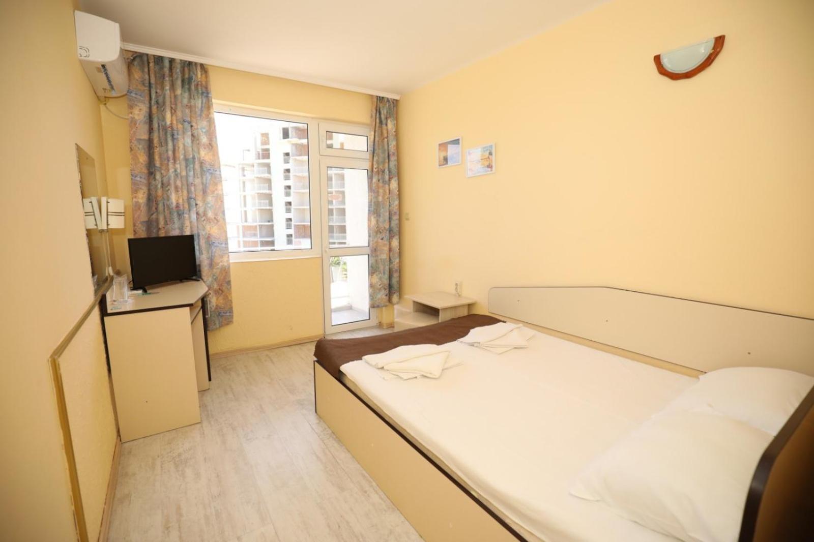 פומורי Family Hotel White House מראה חיצוני תמונה